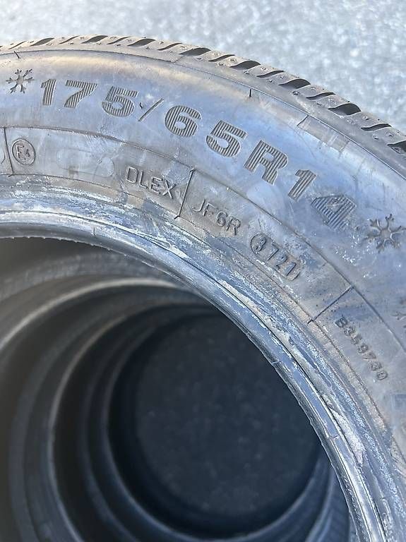 Altro in Scrittura & Disegno: 175/65/14 Dunlop Winterreifen  – Usato da Frasnacht venduto da nobloff 1