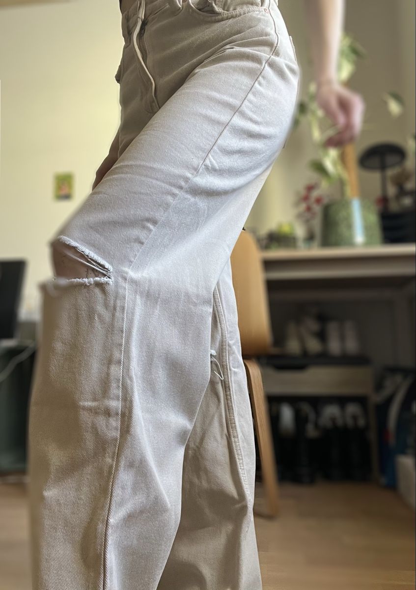 Bershka Jeans: Jeans beige Bershka – Usato da Saignelégier venduto da froglover16 2