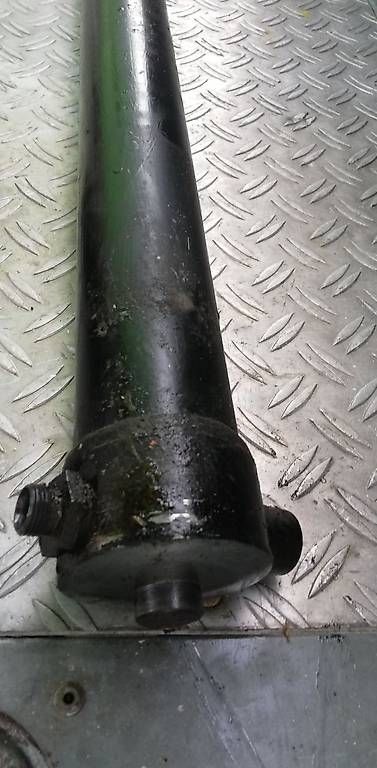 Altre forniture industriali: Ersatzteil Hubzylinder Sichelschmidt – Usato da Blumenstein venduto da Hofnarr777 1