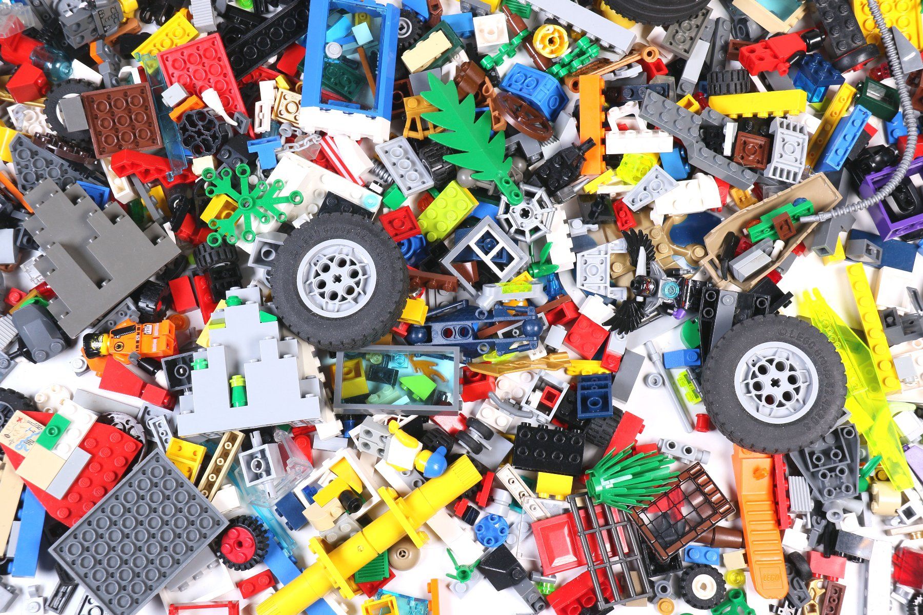 Lego Kit di costruzioni: 1.5 kg. Legoteile mit Minifiguren – Usato da Hettlingen venduto da Scholi99 1