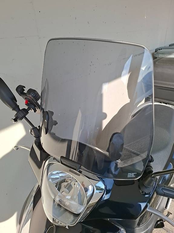 Scooters: Honda Sh Mode Windschutzscheibe  – Neu und originalverpackt aus Gersau von blikk21 1