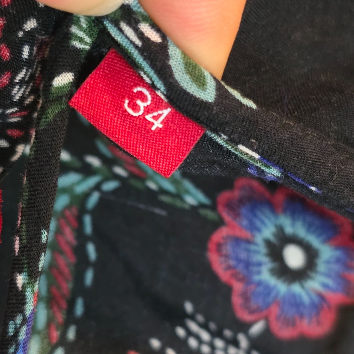 S.Oliver Blusen: 🖤 S.Oliver Blumenbluse Gr. 34 – Romantisch – Gebraucht aus Wald ZH von CapLux 5