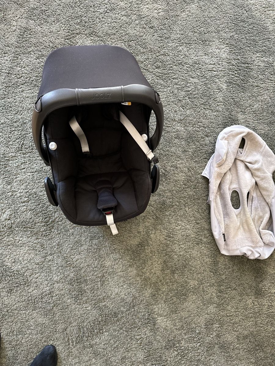Maxi-Cosi Bauch- & Rückentragen: Maxi Cosi – Gebraucht aus Basel von jul_j59q 1