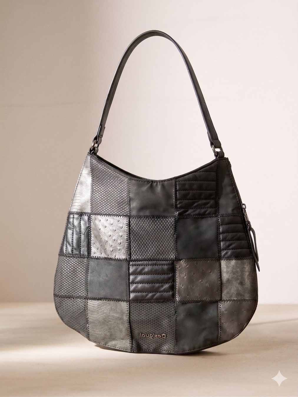 Desigual Sacs femmes: 9072SE - Sac Desigual – D'occasion à Savièse par SolidEthique_Marsu74