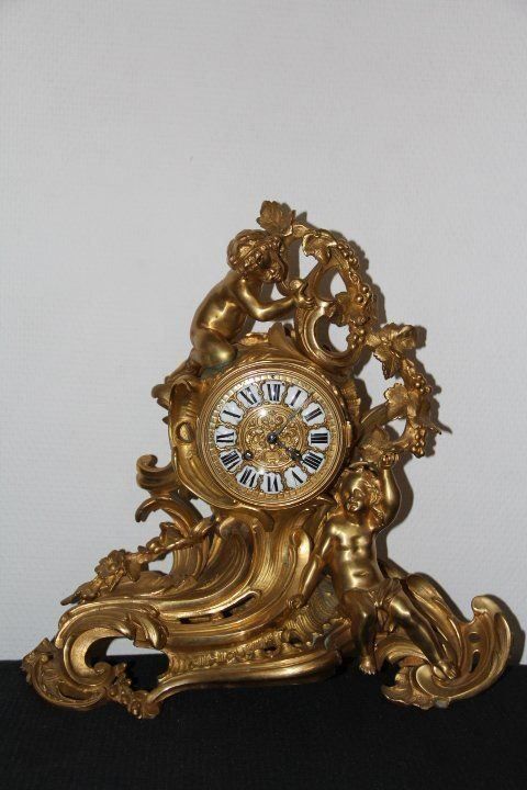 Orologi da terra & Orologi da parete: Garniture de cheminee en bronze . – Usato da Praz (Vully) venduto da pikuluka1 1