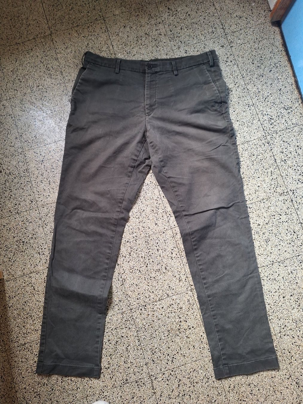 Hosen: Chino khaki vert L long – Gebraucht aus Carouge GE von lor_m8jm