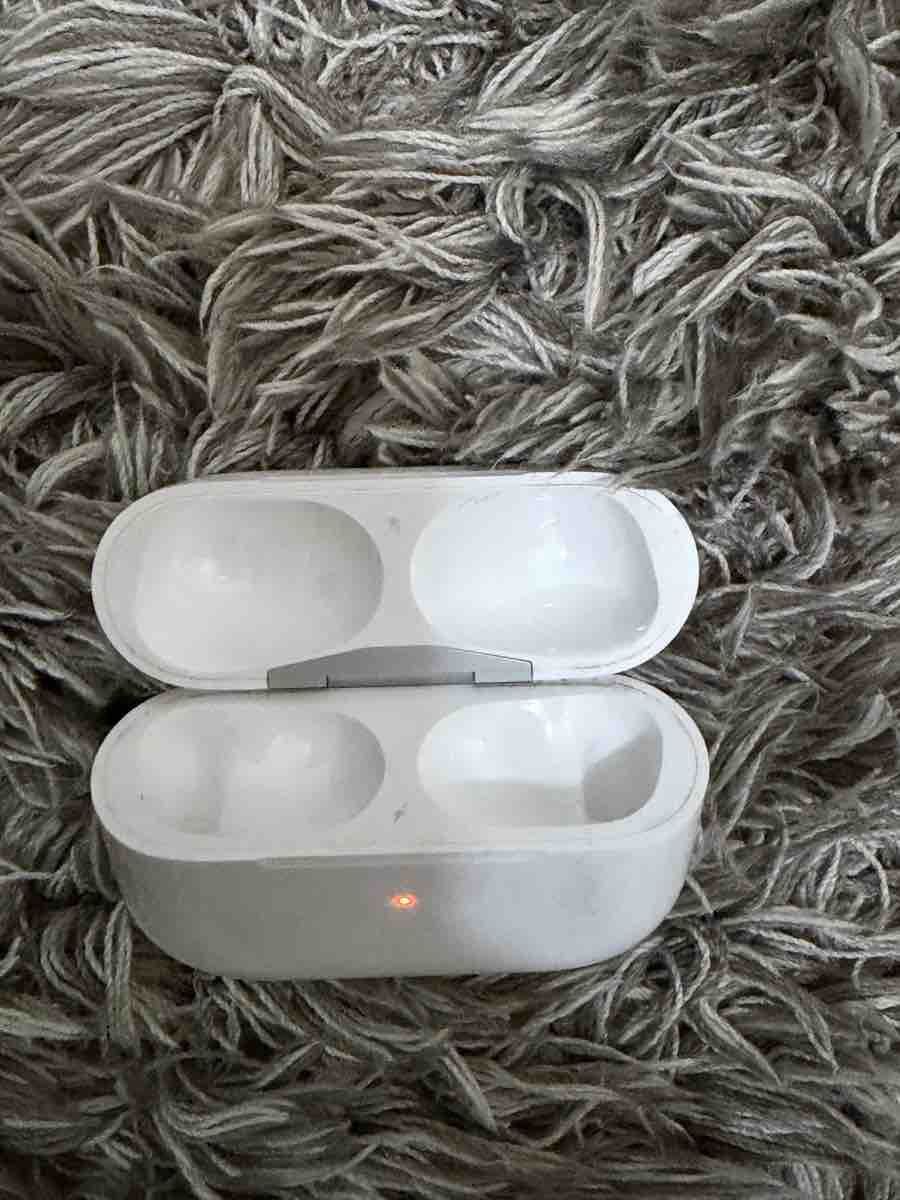 Apple Caricabatterie: Apple AirPods Pro Ladecase – Usato da Therwil venduto da cosugs 5