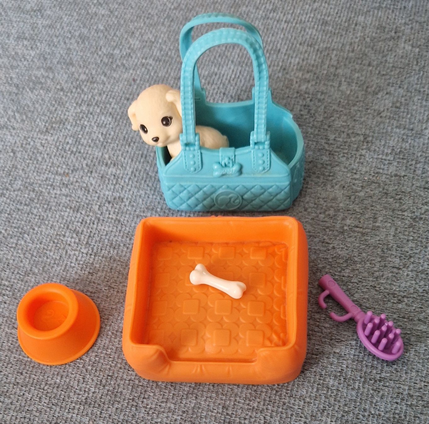 Poupées: accessoires pour Barbie  – D'occasion à Couvet par Pioune