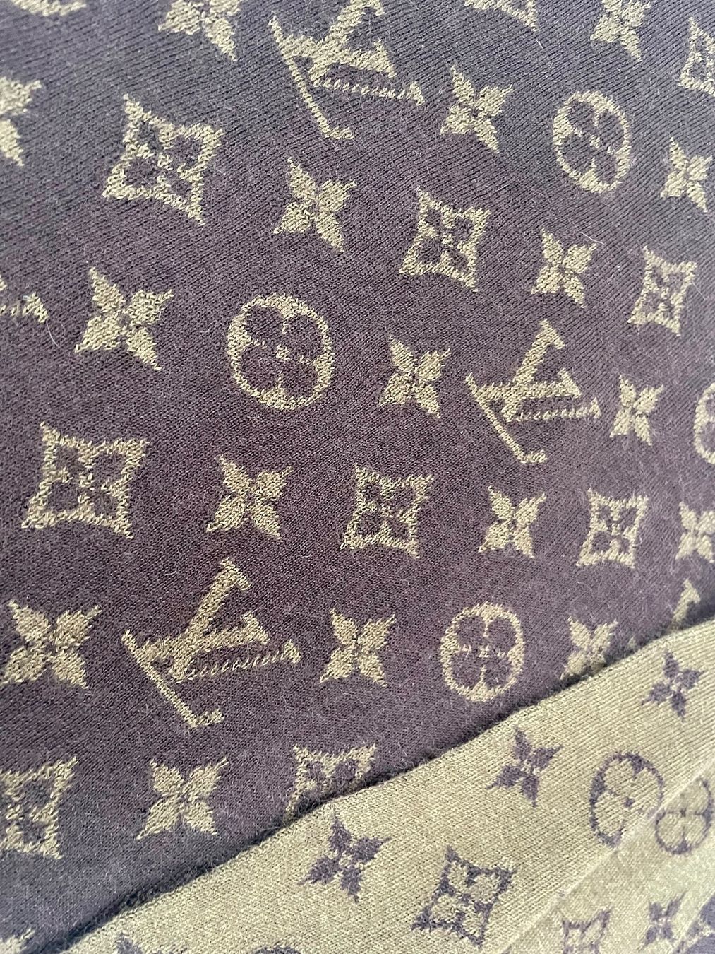 Louis Vuitton Foulard & Sciarpe: Louis Vuitton Schal Kaschmir - nr. 388 – Usato da Hittnau venduto da LuxAndMore 3