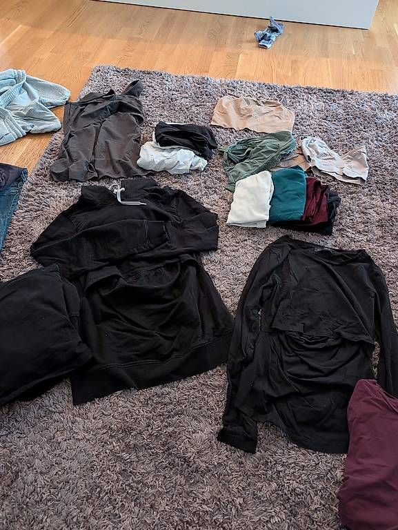 Lotti di vestiti: Umstandskleider – Usato da St. Gallen venduto da Alesha_Shop 2