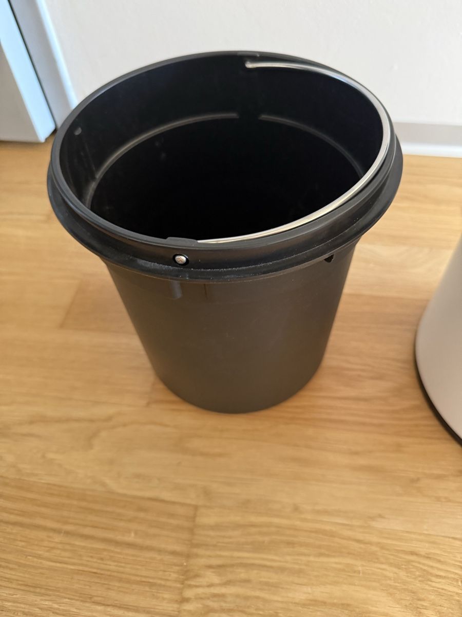 Ikea Poubelles: Ikea Abfalleimer  – D'occasion à Winterthur par ivule2000 2