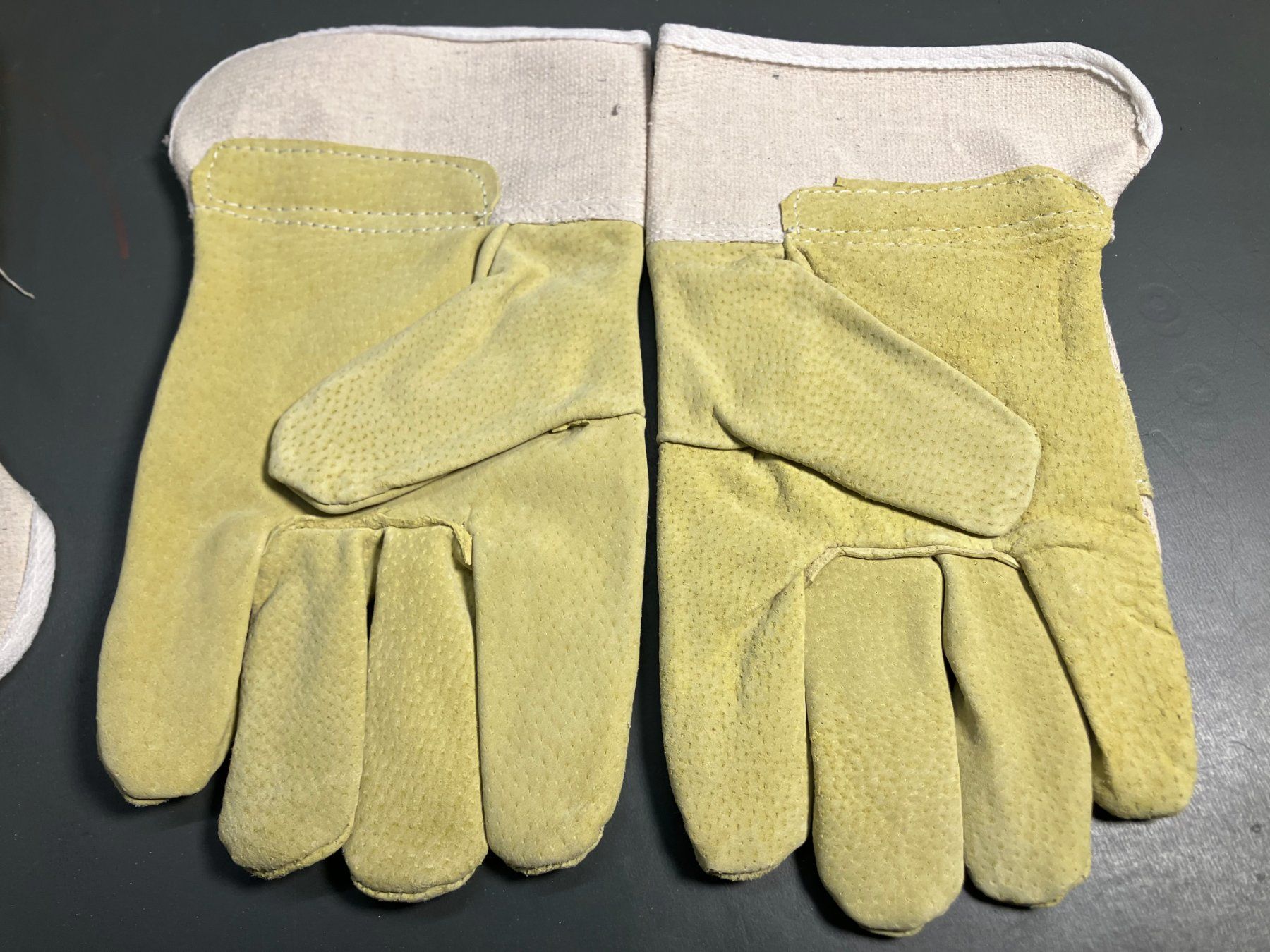 Gants & mitaines : 2 Paar Arbeitshandschuhe Gr. 9/ L NEU ab 1.- – Neuf (Voir description) à Lichtensteig par Buy24International 2