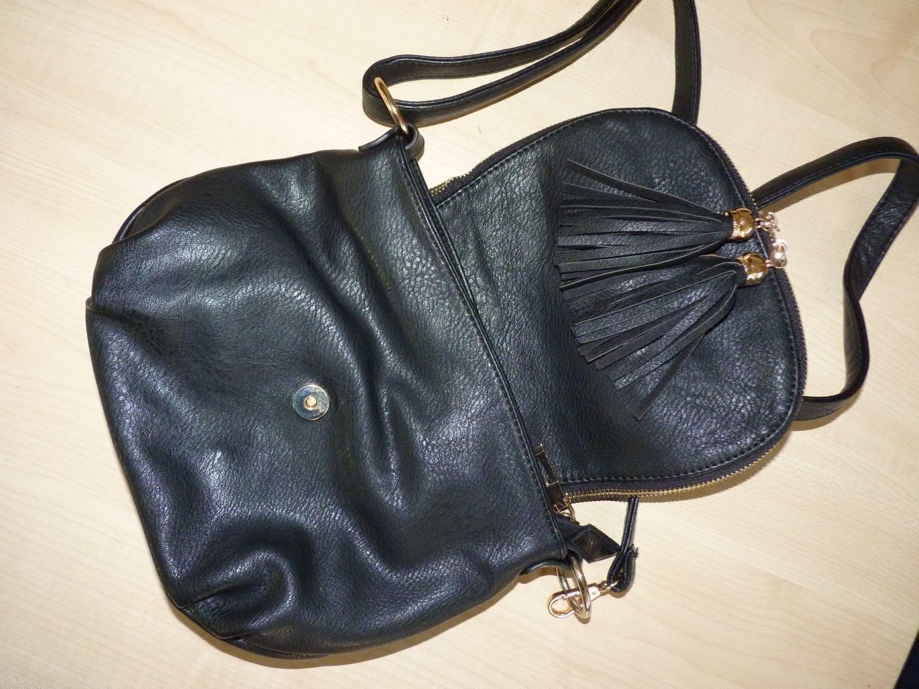 Borse da donna: neue Handtasche in Schwarz mit Zotteln – Nuovo (secondo la descrizione) da Muttenz venduto da pixopus 1