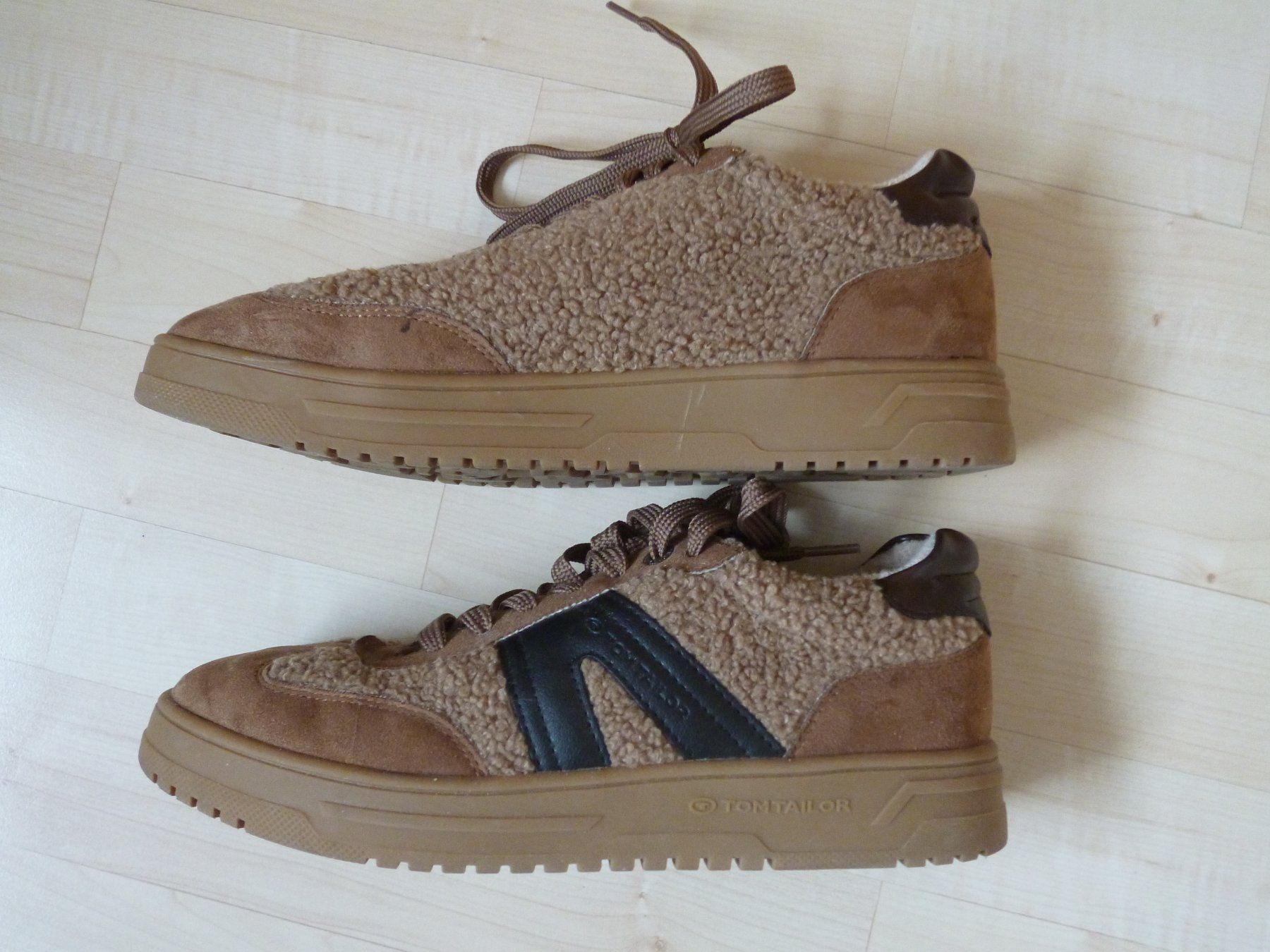 Tom Tailor Scarpe da donna: TOM TAILOR Low-Top-Sneaker Gr. 40  Sneaker low - black brown – Usato da Dättlikon venduto da Mamakuga 2