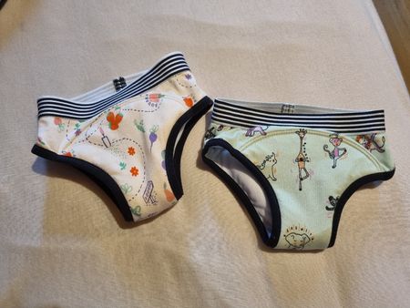 lot 2 culottes d'apprentissage t.98