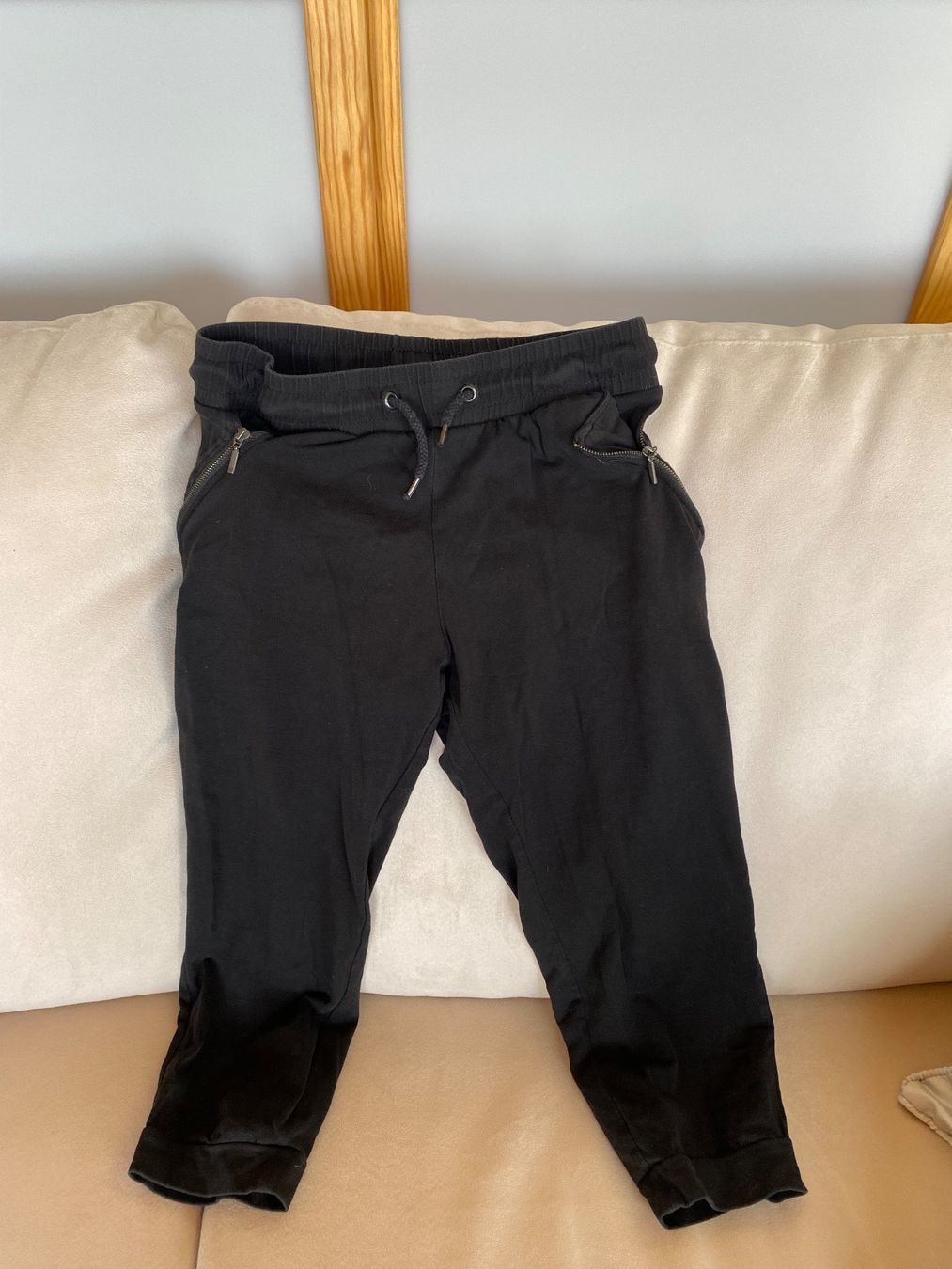Pantaloni: Amisu pantalon Capri Envoi possible/Versand möglich – Usato da Belmont-sur-Lausanne venduto da chu_vxf5 2