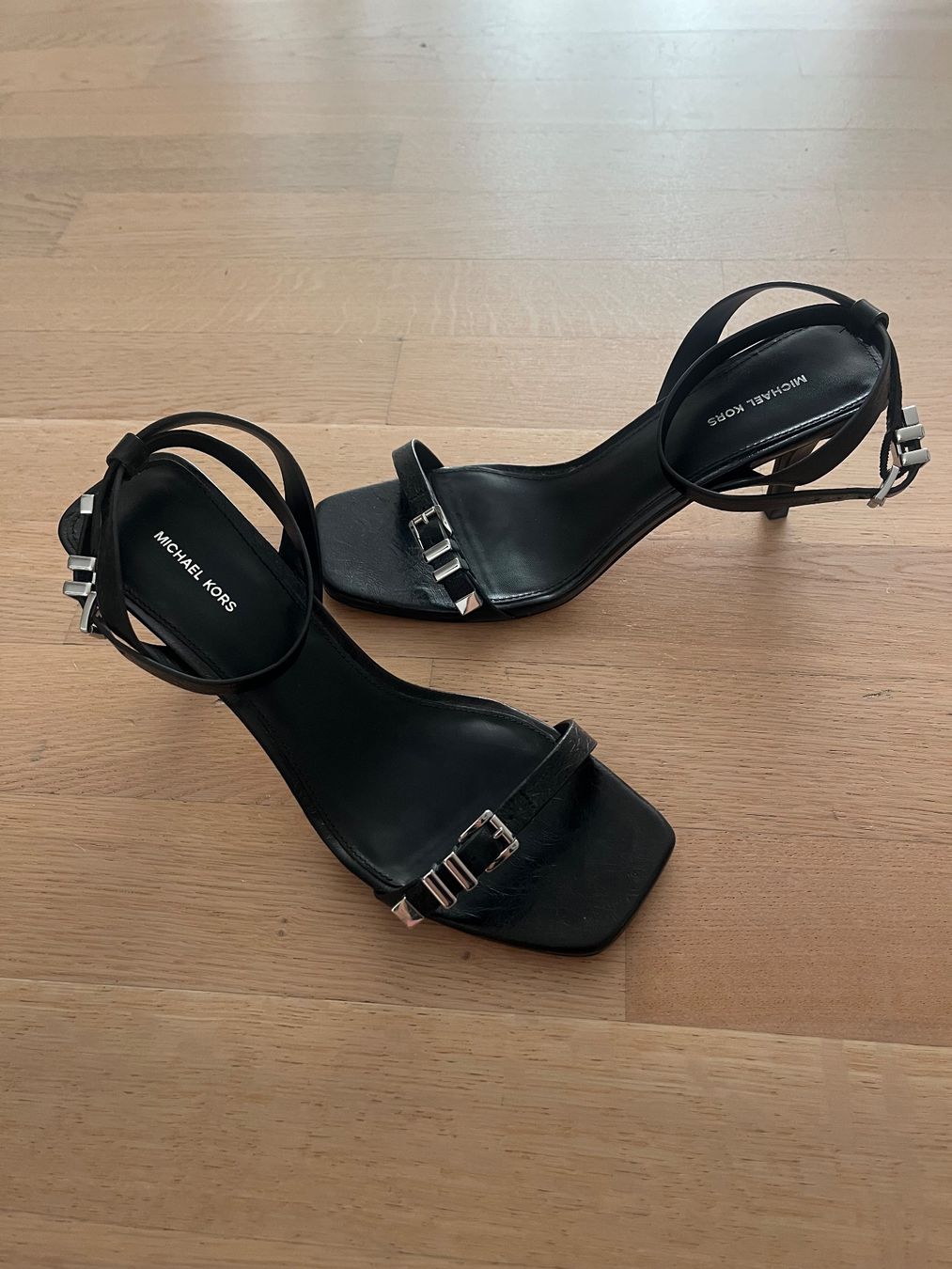 Michael Kors Damenschuhe: Michael Kors Sandaletten – Gebraucht aus Zollikon von Vivien_6