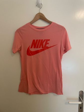 Nike T-Shirt (Grösse XS)