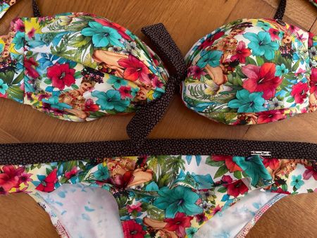 Wunderschöner Bikini, Banana Moon, florales Motiv, GR 42
