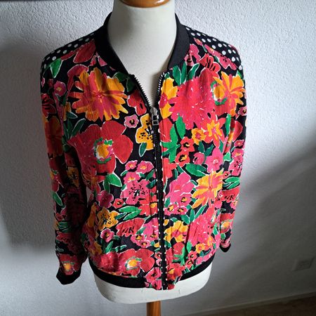 Blouson Zara Blumenmuster Retro Gr. S Sommerjacke