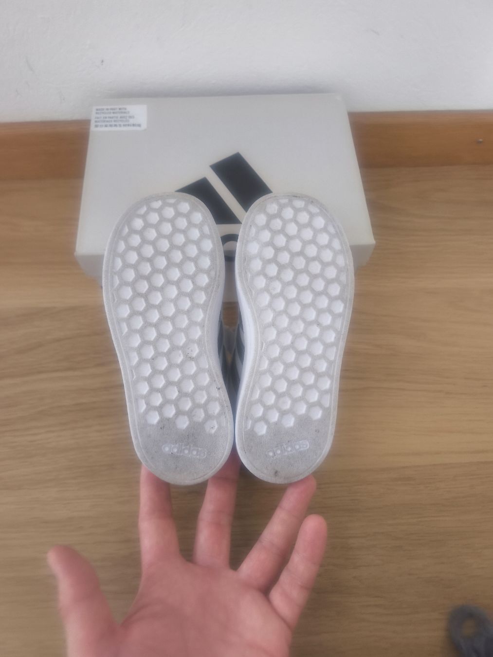 Adidas Scarpe per ragazzi: Adidas Kinder Gr 27 – Usato da Murten venduto da pla_j9qh 5