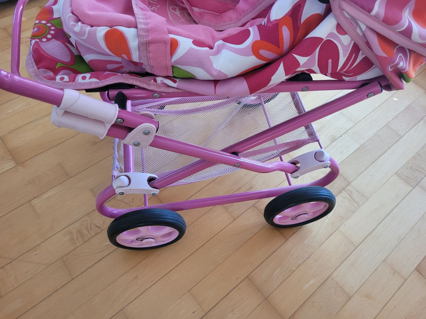 Carrozzine per bambole: Puppenwagen Pink – Usato da St. Margrethen SG venduto da SamusAran 3
