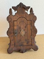 Schöner antiker kleiner Wandschrank Holzkästchen Kasten