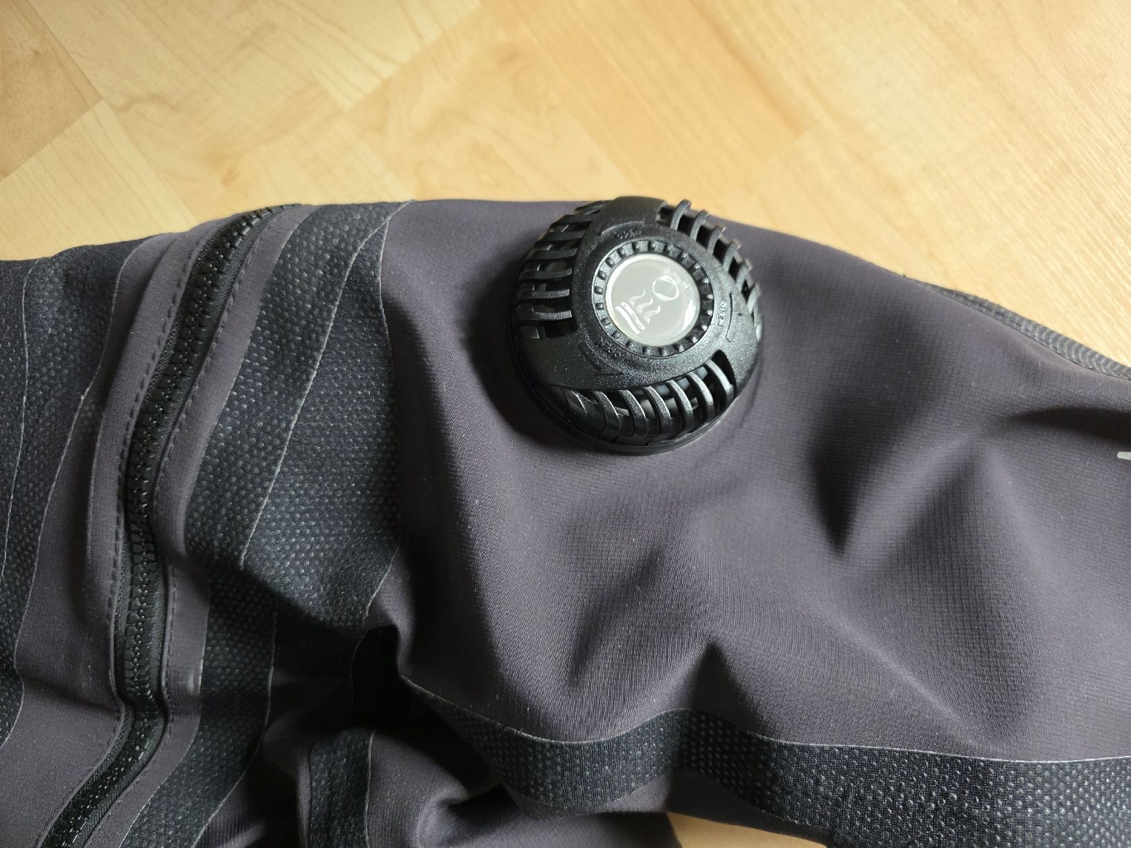 Mute per immersioni: Trockentauchanzug Argonaut 2.0 Fourth Element – Usato da Zürich venduto da Guayaca37 5