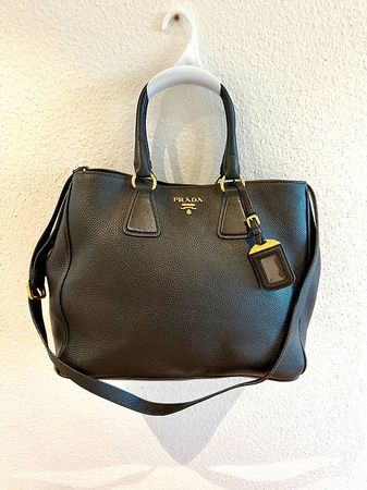 Original Prada Lederhandtasche Schwarz  CHF 280.