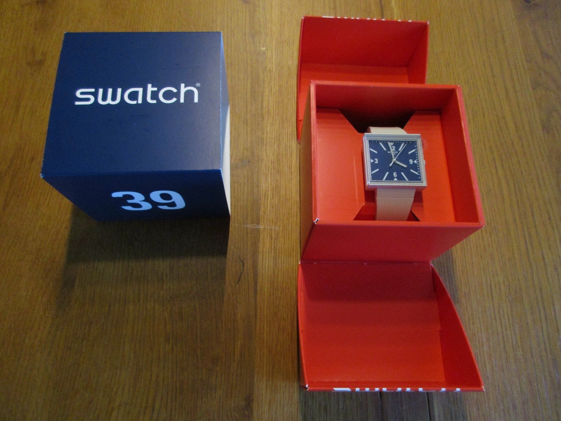 Swatch Montres: Swatch Tariff 39 quadratisch blau – Neuf avec emballage d'origine à Niederwil AG par Cembalo 1
