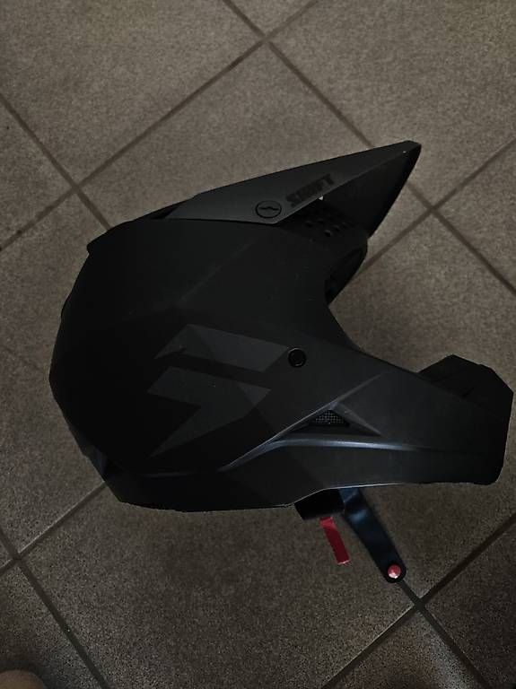 Caschi & visiere: Casque de moto Shift – Usato da Tramelan venduto da Vipers1 1