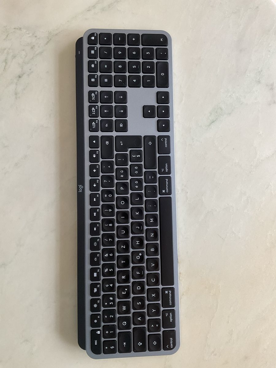 Logitech Tastiere: Logitech-Tastatur (Apple) – Usato da St. Gallen venduto da luc_x8cd