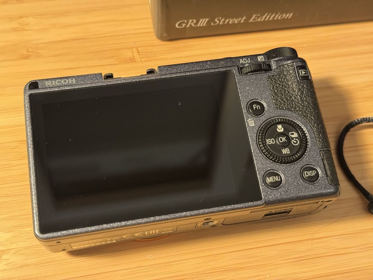 Ricoh GR III / GR 3 Street Edition mit viel Zubehör (D'occasion) à ...