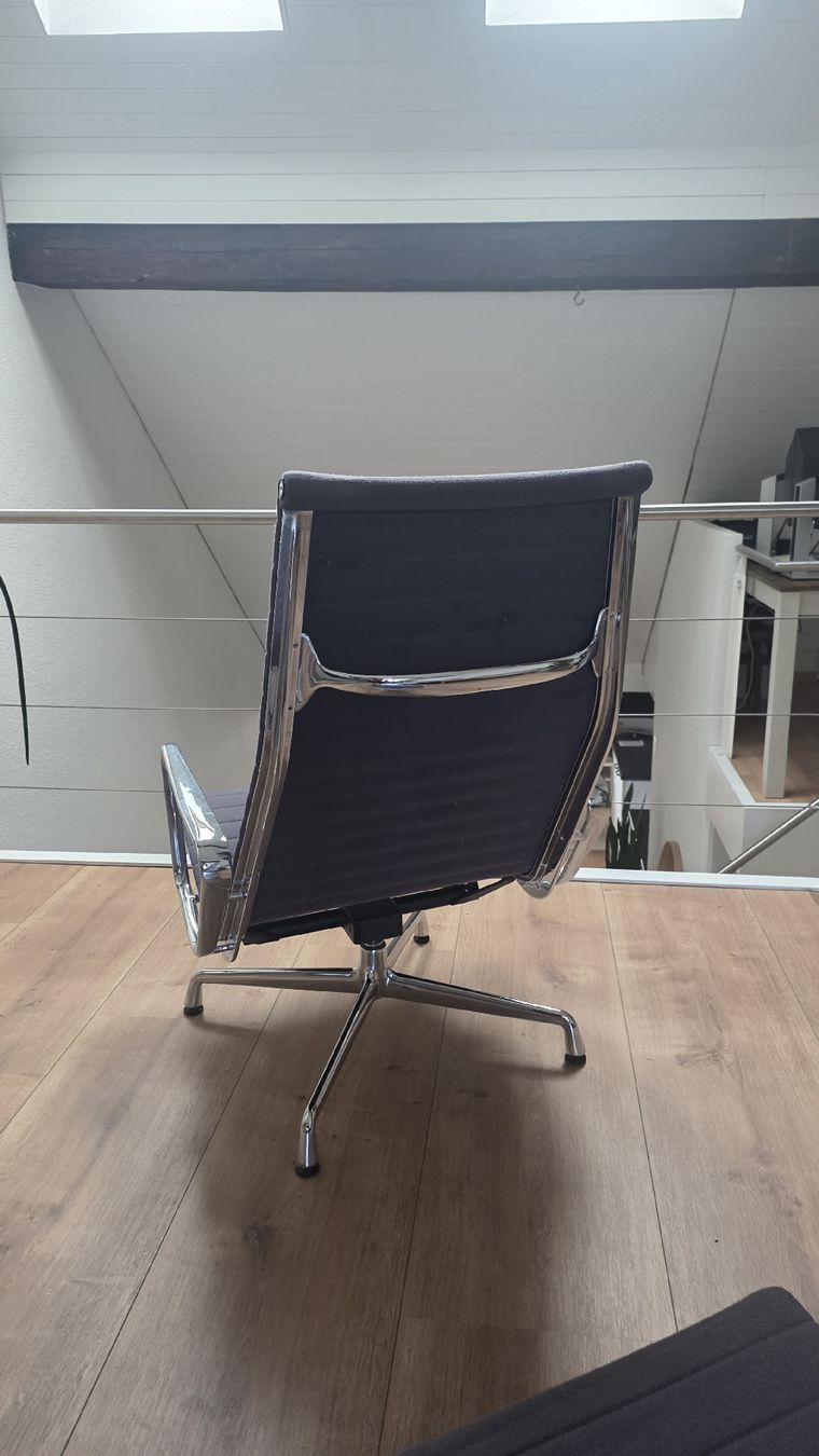 Fauteuils: Vitra Eames Sessel inkl. passendem Hocker – D'occasion à Bern par cronico 4