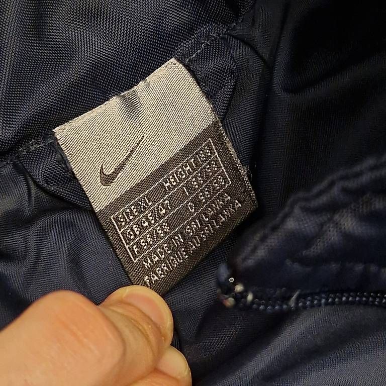 Jacken: Nike Jacke wie neu – Gebraucht aus Wädenswil von PriestEsser 4