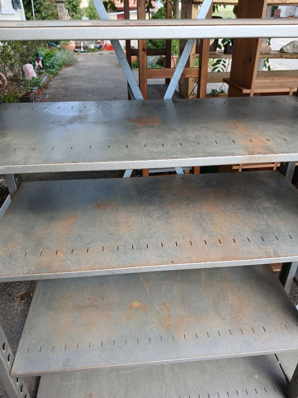 Scaffali: 2 Metall Regale massiv  – Usato da Hagenbuch ZH venduto da bromaer 3