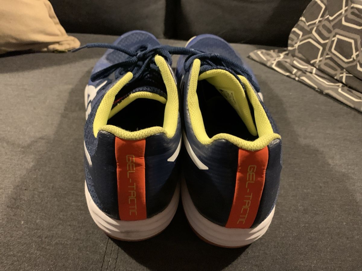 Asics Chaussures hommes: Asics Gel-Tactic Hallenschuhe – D'occasion à Ins par luc_9s57 3