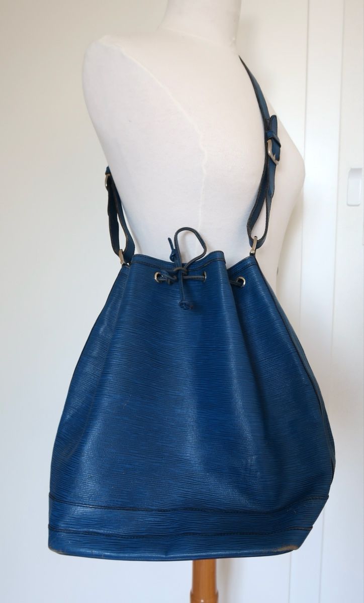 Louis Vuitton Sonstige Kleidung & Accessoires: Sac seau Louis Vuitton Epi bleu – Gebraucht aus Champlan von Cjayretro