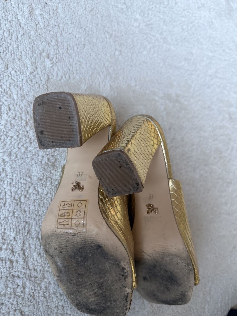 Scarpe da donna: Gold mules, size 37 – Usato da Dübendorf venduto da ilianalou 5