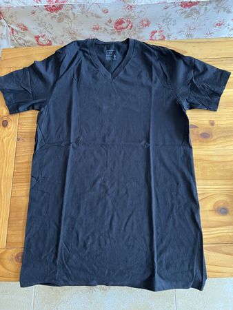 Neues, langes, schwarzes Shirt in Gr. L/XL oder 42-44