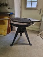 Holzkohlegrill (Feuerschale) rund schwarz mit Ablage gebrauc