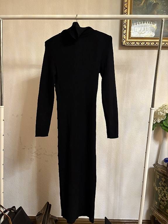 Kleider: TEC black maxi dress with gold buttons  – Gebraucht aus Birsfelden von Vic_toria 3