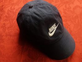Casquette Nike bleu marine, parfait pour l'été !