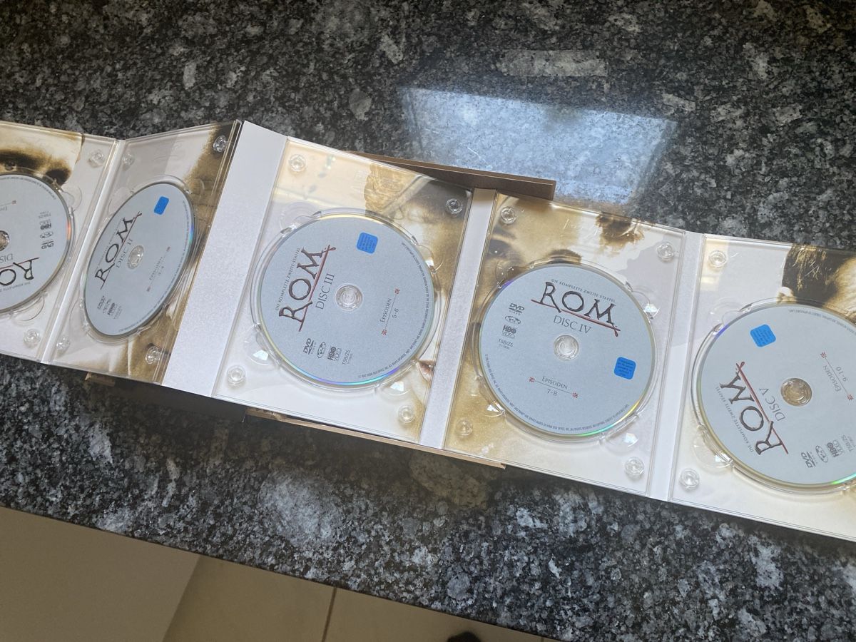 Tutti i DVDs: DVD Serie "Rom" Komplette Staffel 2 Box NEU – Usato da Erlinsbach SO venduto da Silverstorm 2