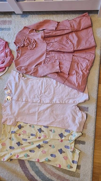 Lotti & Set di vestiti: Kleider paket Mädchen 86 92 98 – Usato da Münchenstein venduto da vik_6btb 2