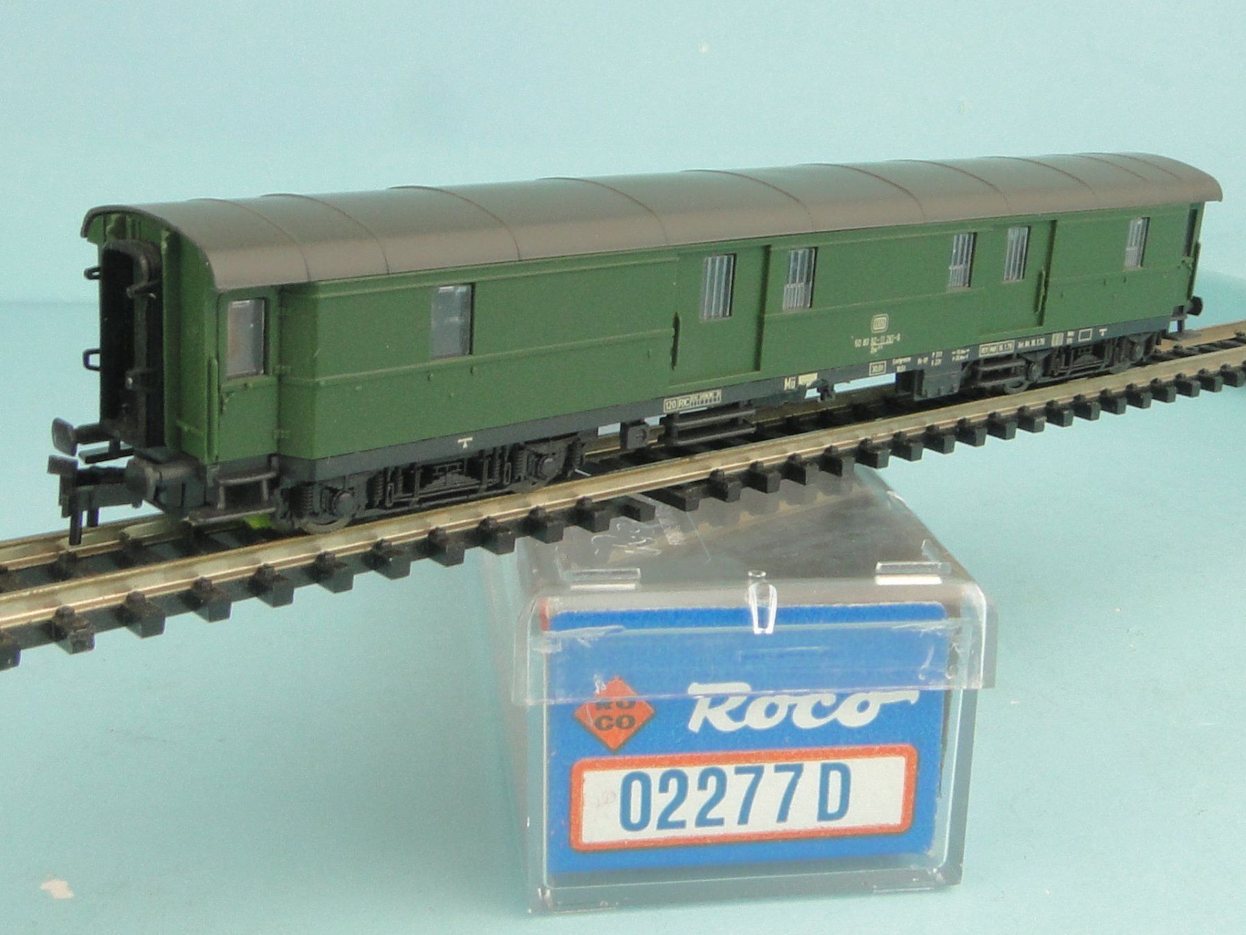 Roco Modelleisenbahnen: Roco 2277 Spur N DB Gepäckwagen – Gebraucht aus Bülach von cann11