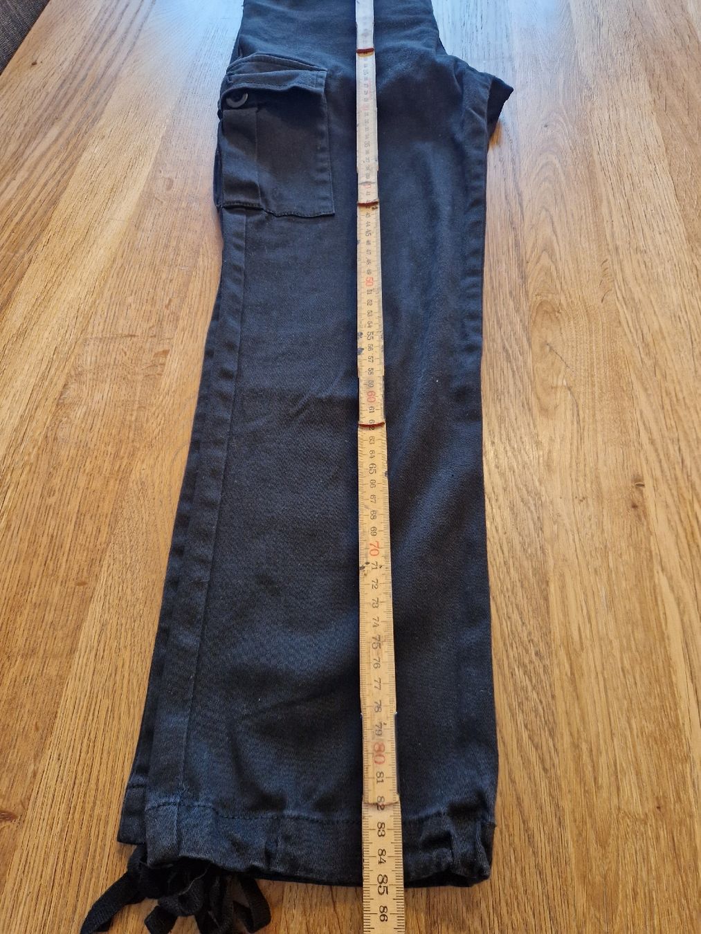 Hosen: Schwarze Cargohose Grösse 34 – Gebraucht aus Gwatt (Thun) von Letzte-Chance-III 4