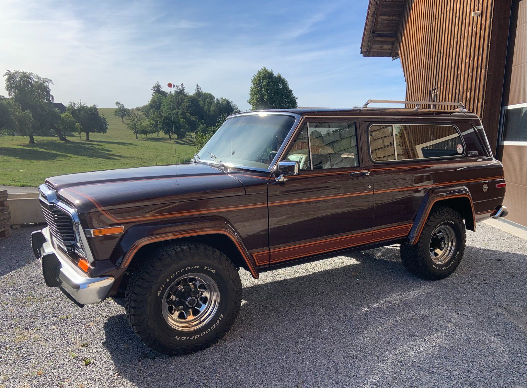 Jeep Automobili: Jeep Cherokee Laredo V8 – Usato da Herrliberg venduto da Imperial1970 1