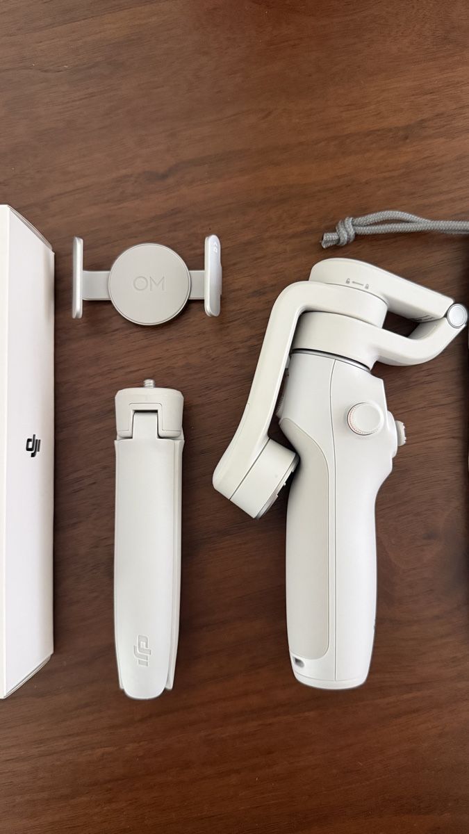 DJI Treppiedi & Teste: DJI Osmo Mobile 6 Gimbal – Nuovo (secondo la descrizione) da Wohlen AG venduto da dan_hk69 2