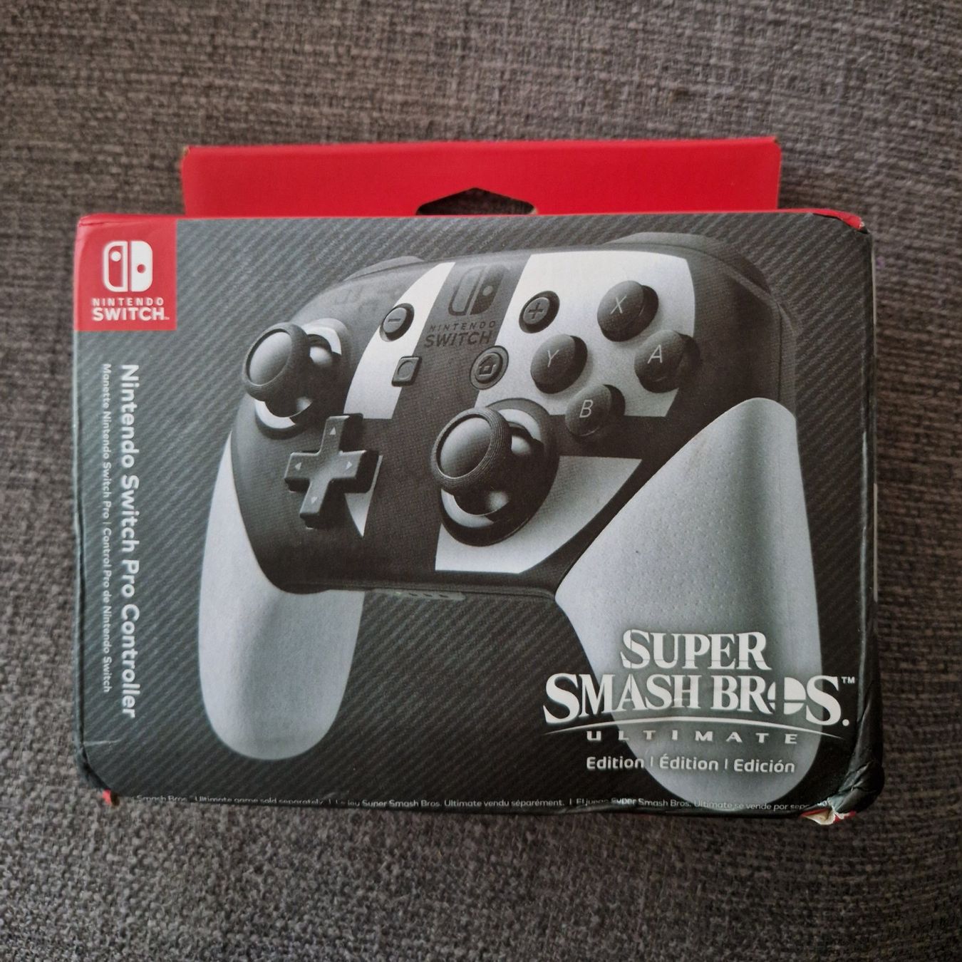 Nintendo Controller: Original NINTENDO Switch Pro Controller (fabrikneu, OVP) – Neu und originalverpackt aus Uster von